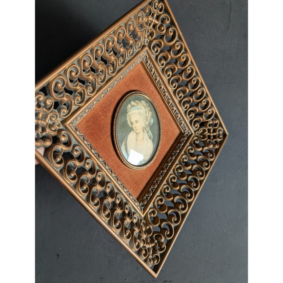 Pair Ornate Vintage Diamond Wall Decor Cameo Creations Frame Convex Glass - Picture 6 of 7